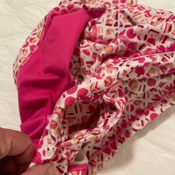 Zelos pink & white leggings, capri length size M - Picture 6 of 7